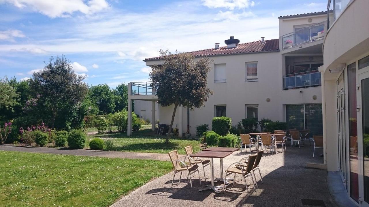 Aparthotel Domitys La Seigneurie à Les Gonds Extérieur photo