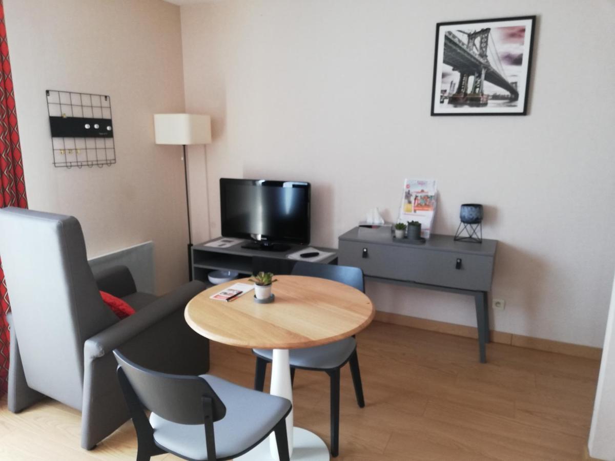 Aparthotel Domitys La Seigneurie à Les Gonds Extérieur photo
